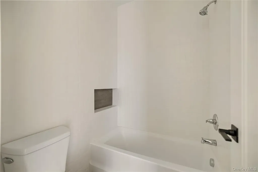 9 Valley Way Spring Valley NY 10977