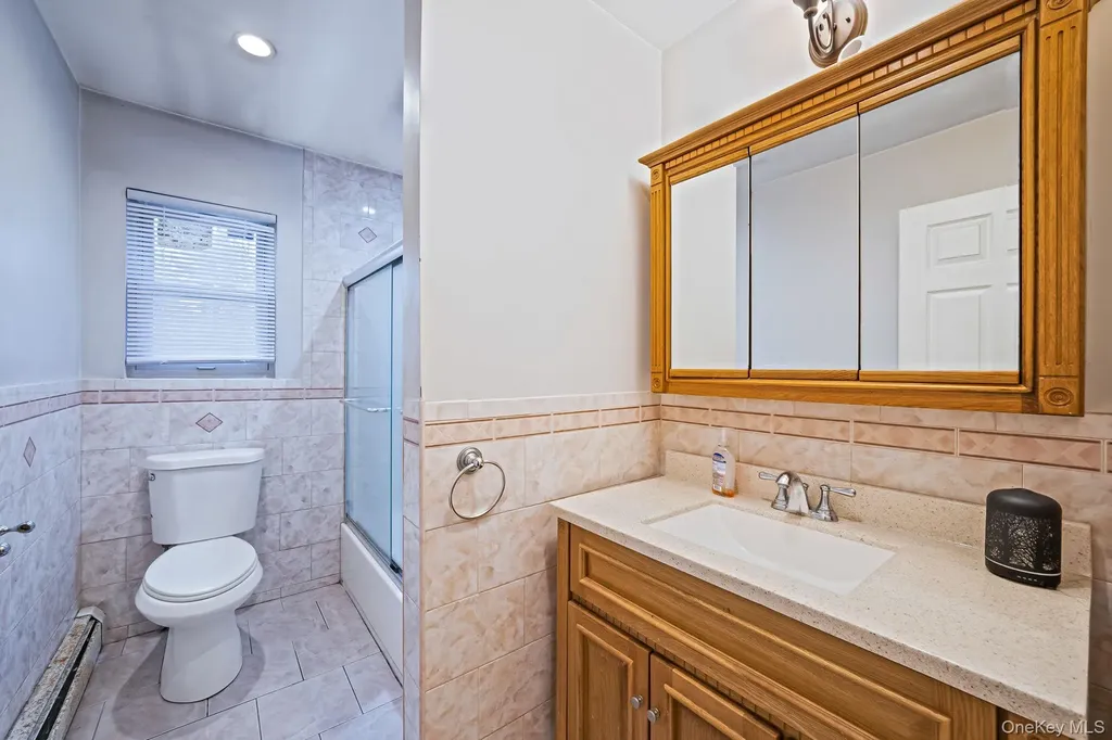15 Carr Lane Medford NY 11763
