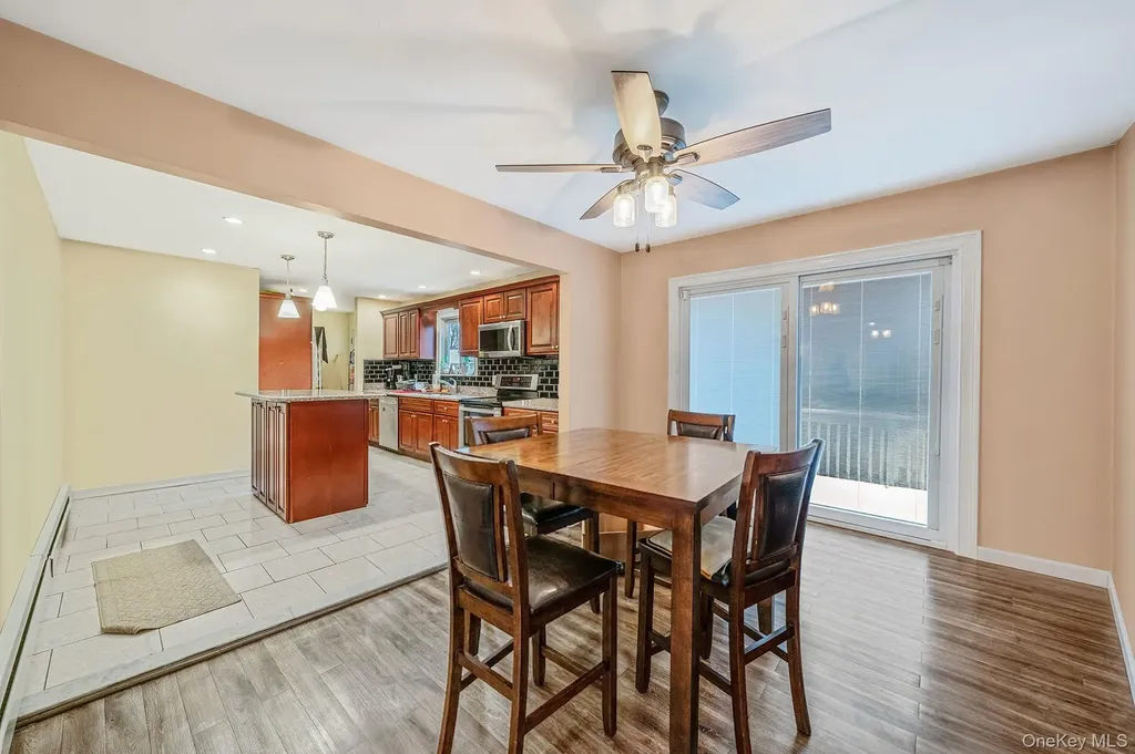 15 Carr Lane Medford NY 11763
