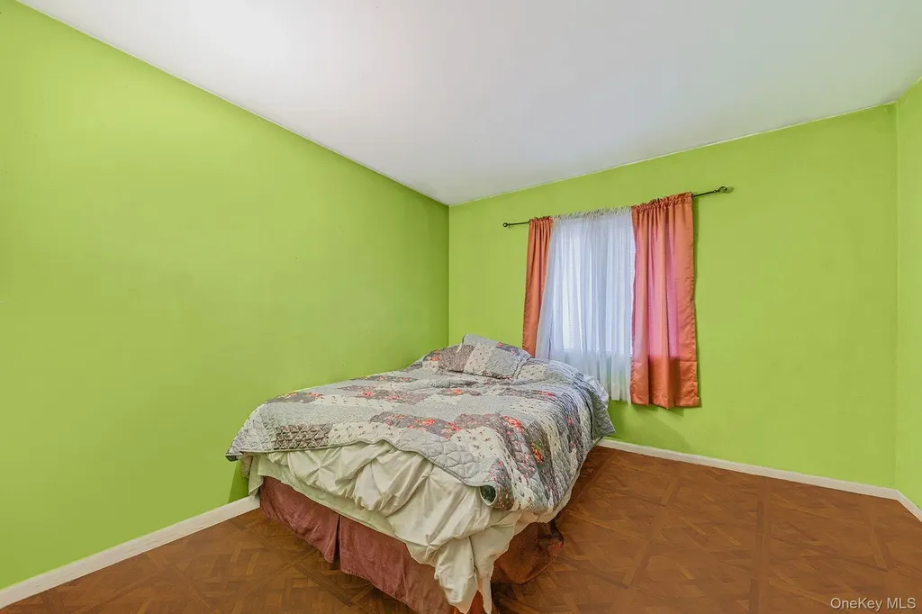 15 Carr Lane Medford NY 11763
