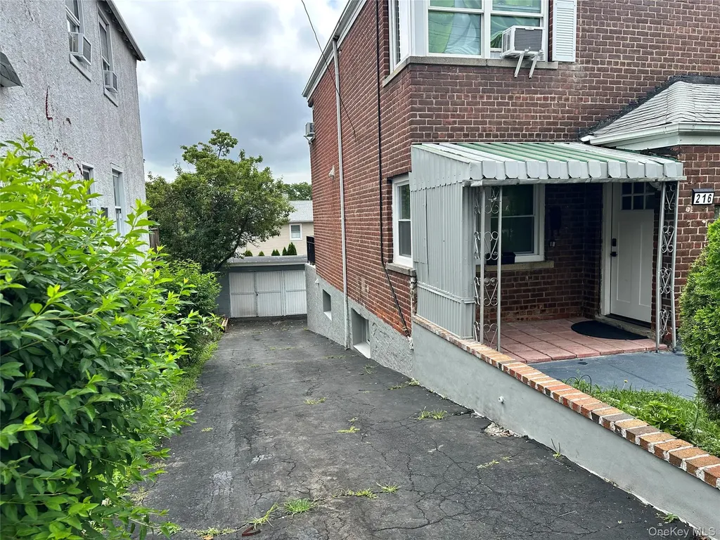 216 First Street Yonkers NY 10704