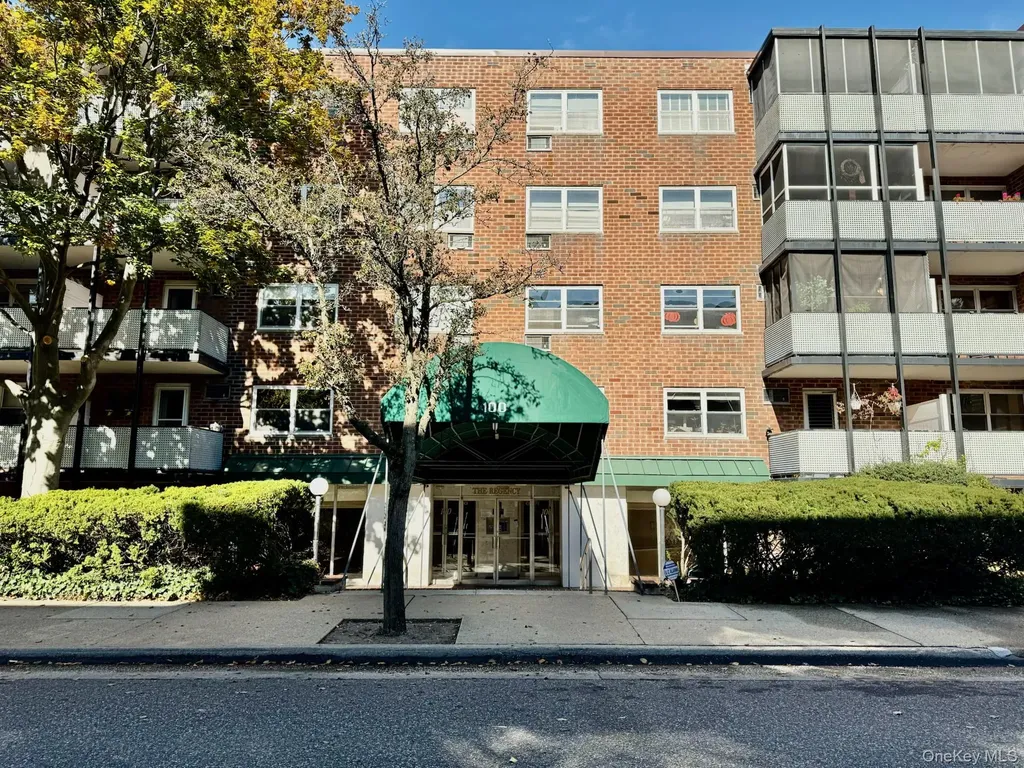 100 Lincoln Avenue Mineola NY 11501