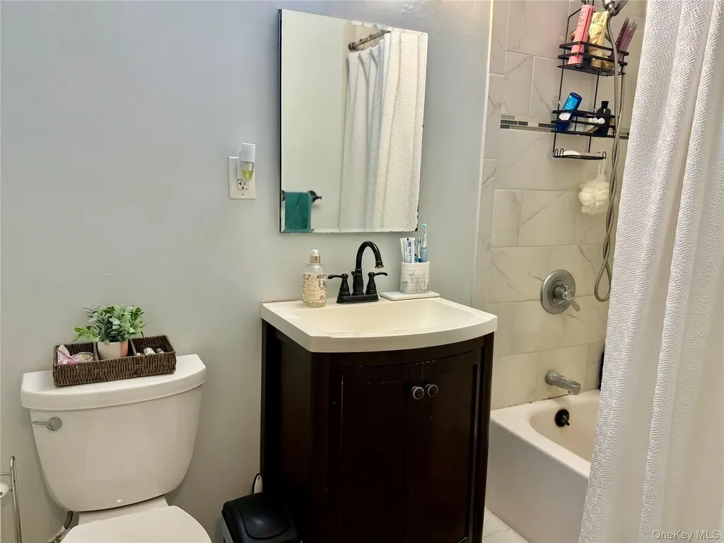 100 Lincoln Avenue Mineola NY 11501