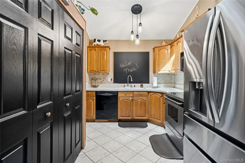21 Elkin Drive Middle Island NY 11953