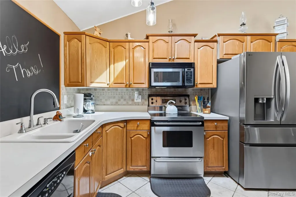 21 Elkin Drive Middle Island NY 11953