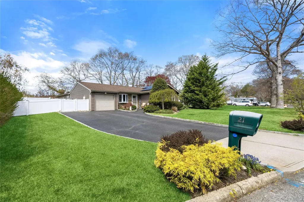 21 Elkin Drive Middle Island NY 11953
