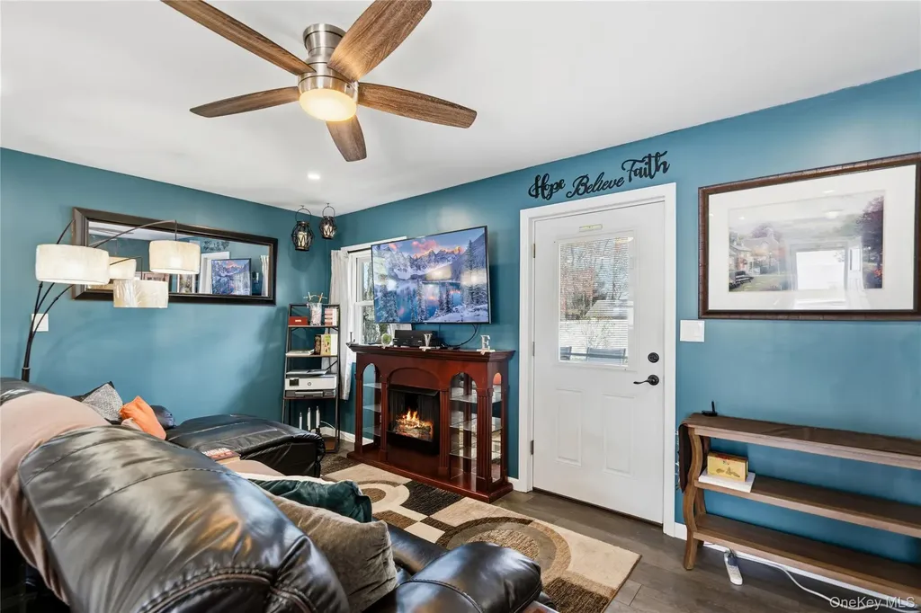 21 Elkin Drive Middle Island NY 11953