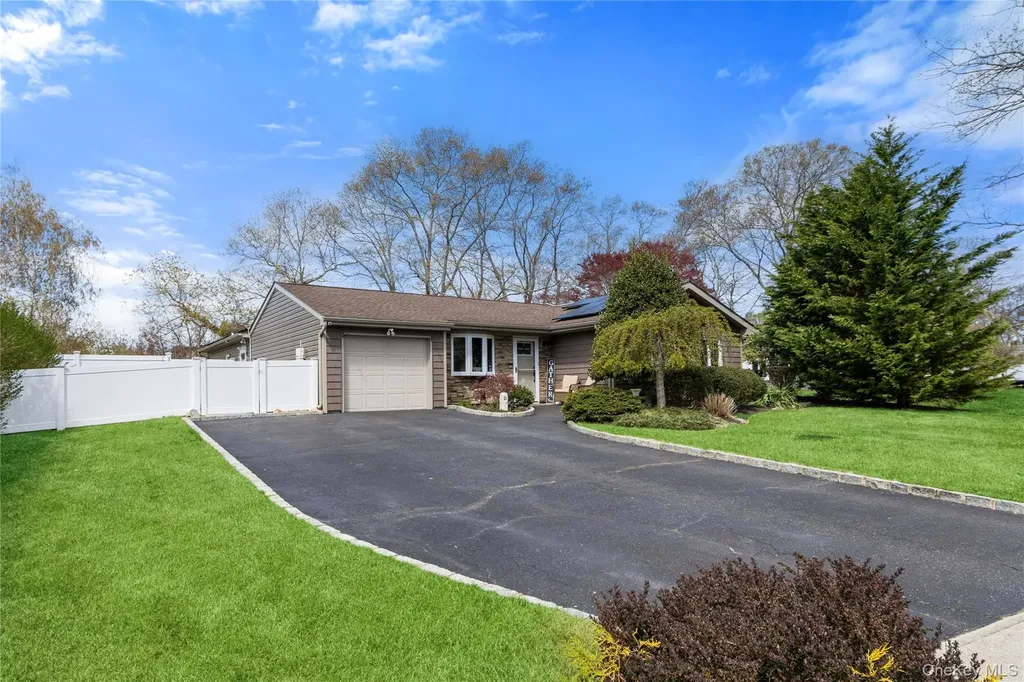 21 Elkin Drive Middle Island NY 11953