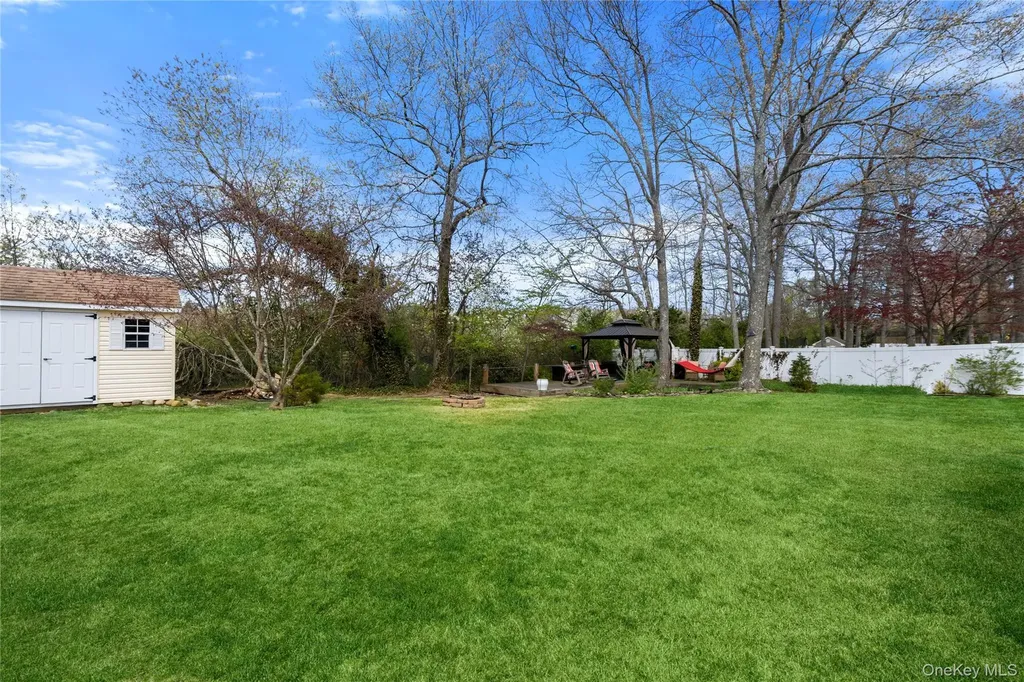 21 Elkin Drive Middle Island NY 11953