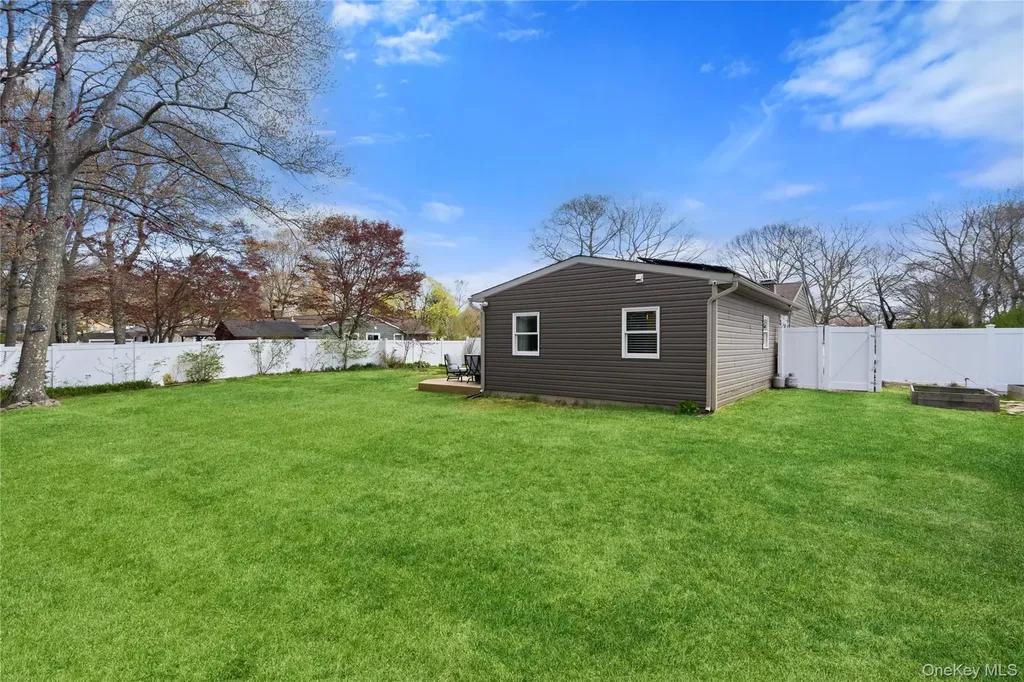21 Elkin Drive Middle Island NY 11953