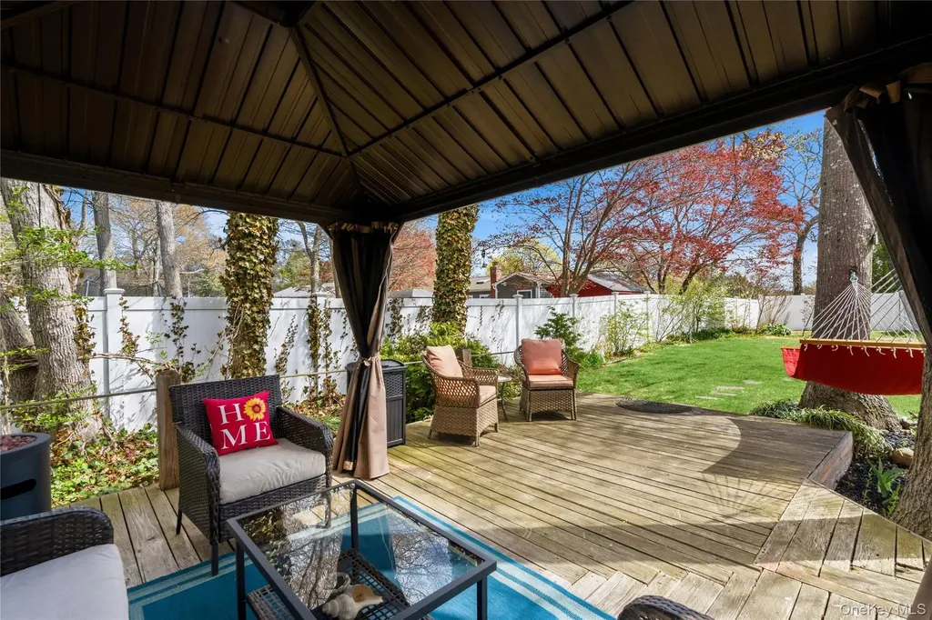 21 Elkin Drive Middle Island NY 11953