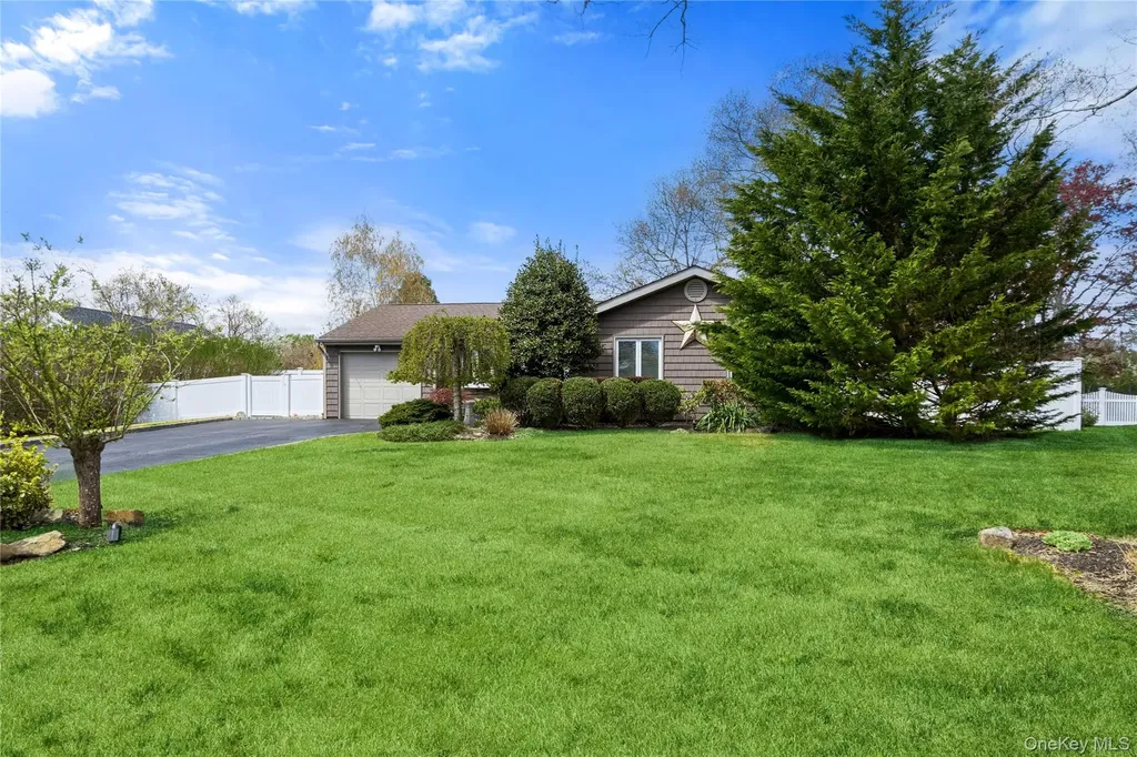 21 Elkin Drive Middle Island NY 11953