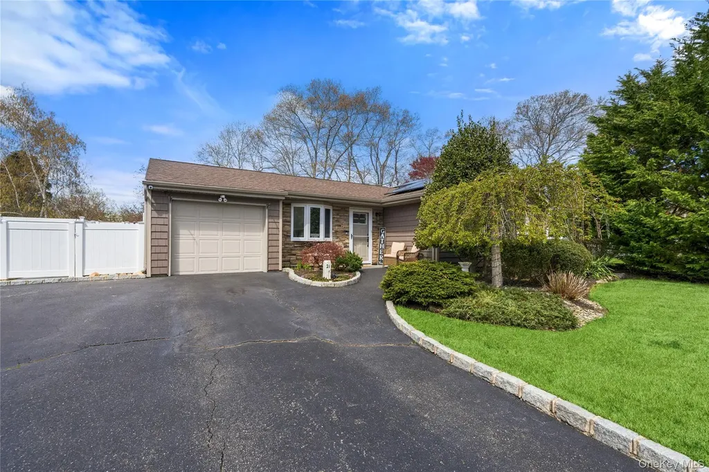 21 Elkin Drive Middle Island NY 11953