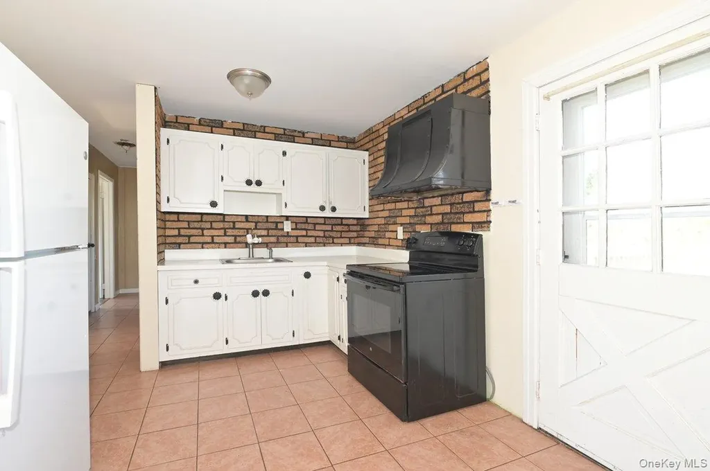 313 Warren Street West Babylon NY 11704
