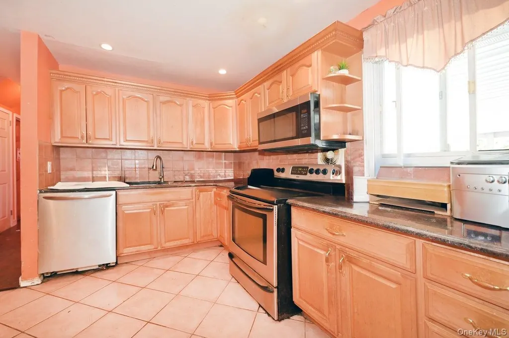 313 Warren Street West Babylon NY 11704