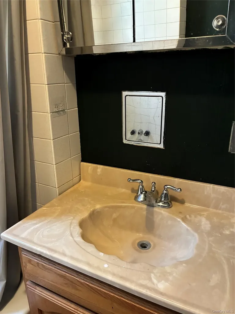 6 Pavilion Road Suffern NY 10901