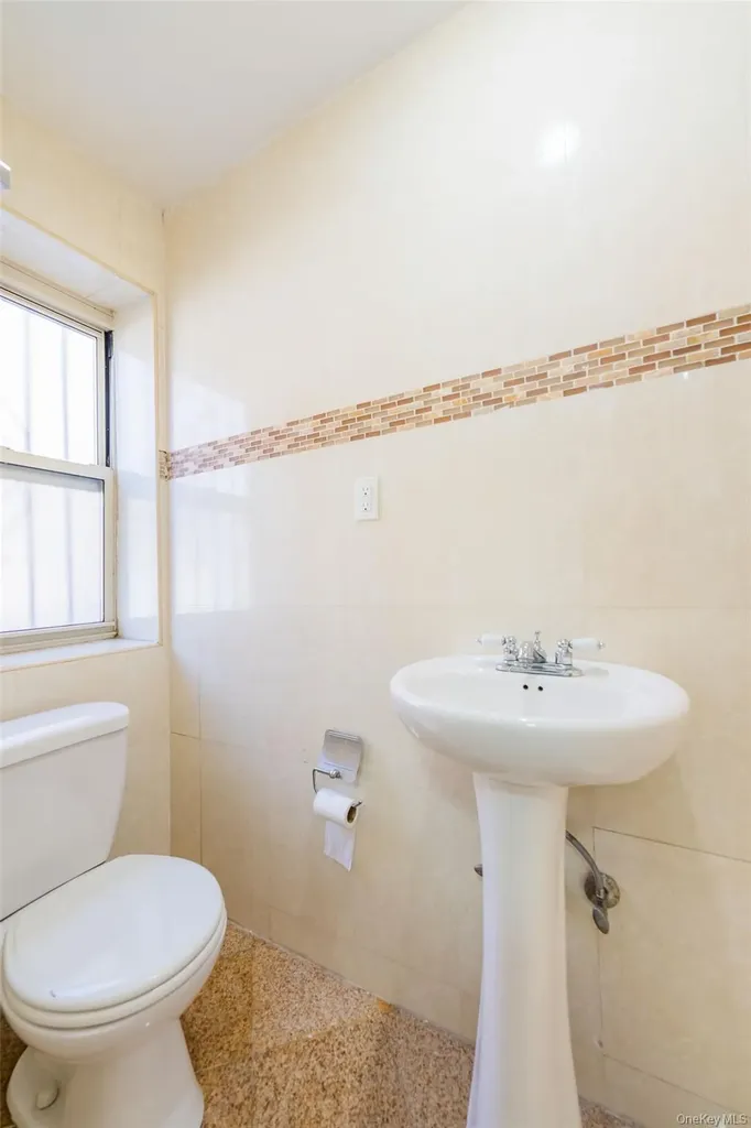 102-23 43rd Avenue Flushing NY 11368