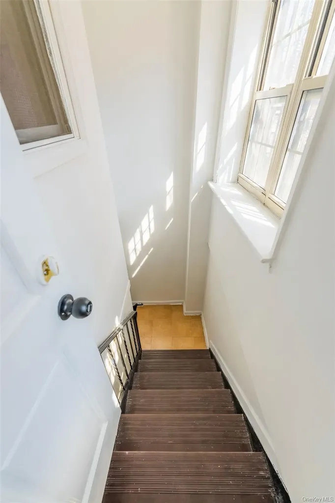 102-23 43rd Avenue Flushing NY 11368