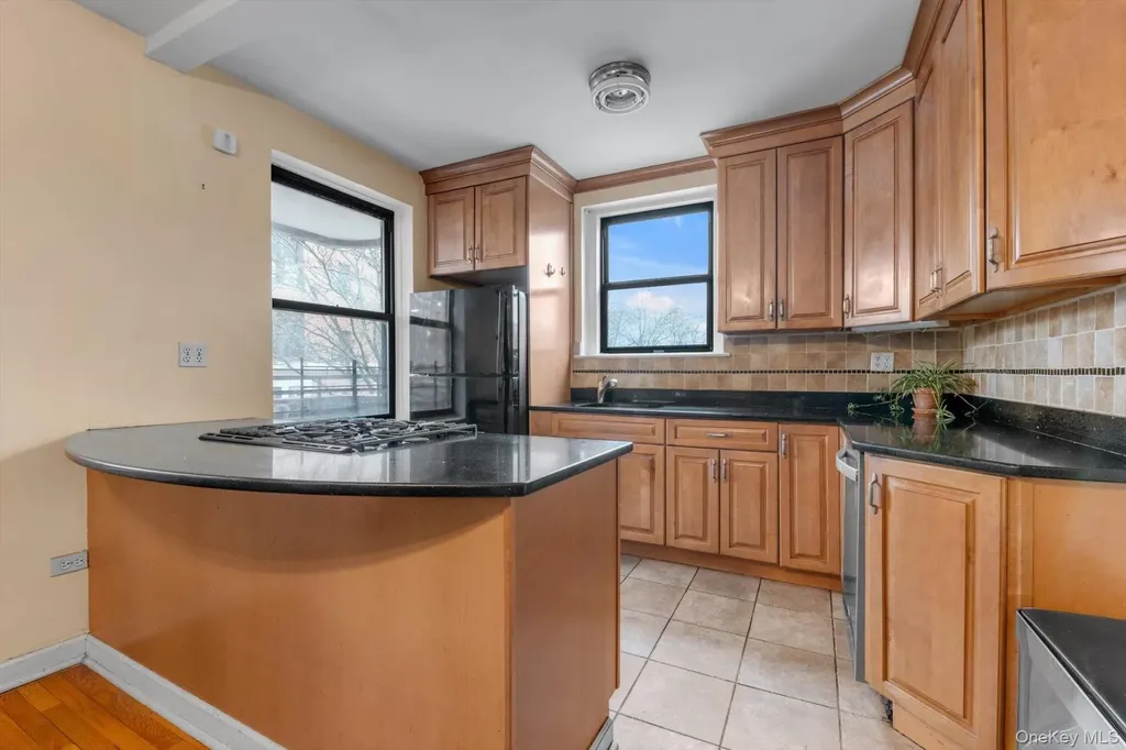 123-35 82nd Road Kew Gardens NY 11415