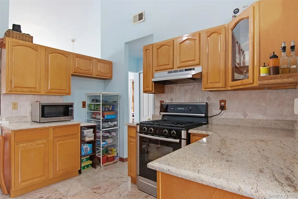11 Royal Drive Coram NY 11727