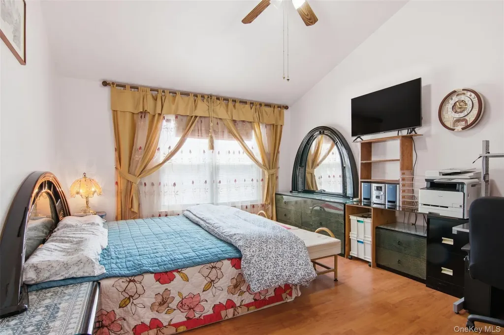 11 Royal Drive Coram NY 11727