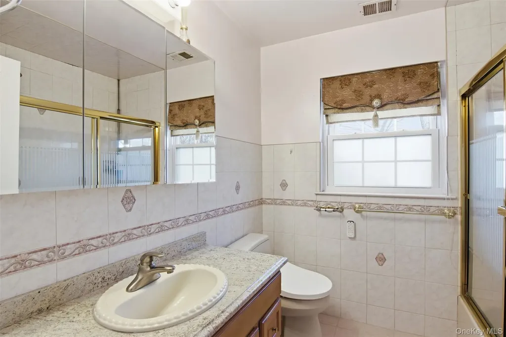 11 Royal Drive Coram NY 11727