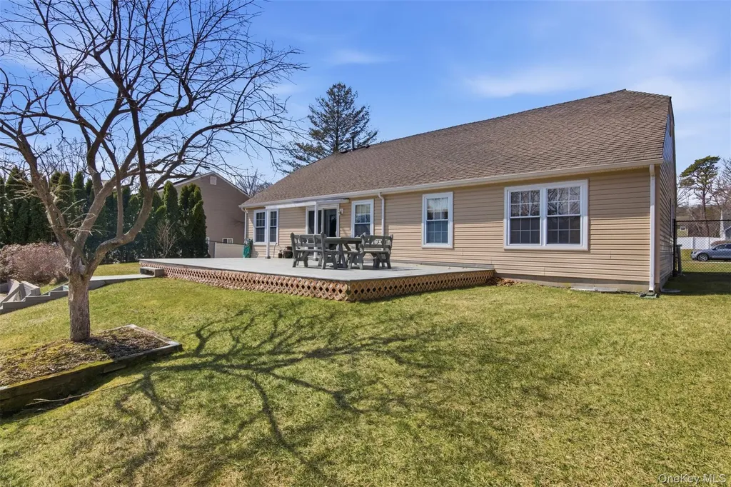 11 Royal Drive Coram NY 11727