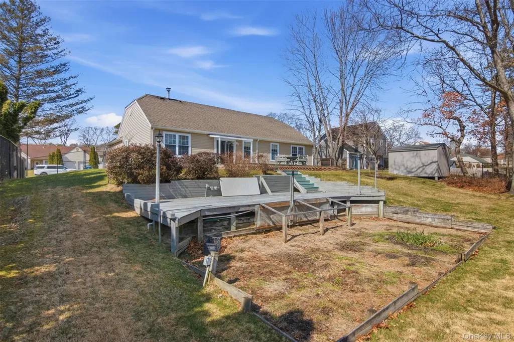11 Royal Drive Coram NY 11727