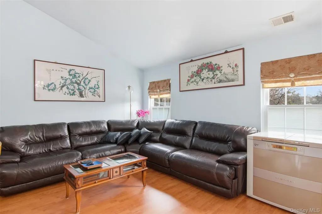 11 Royal Drive Coram NY 11727