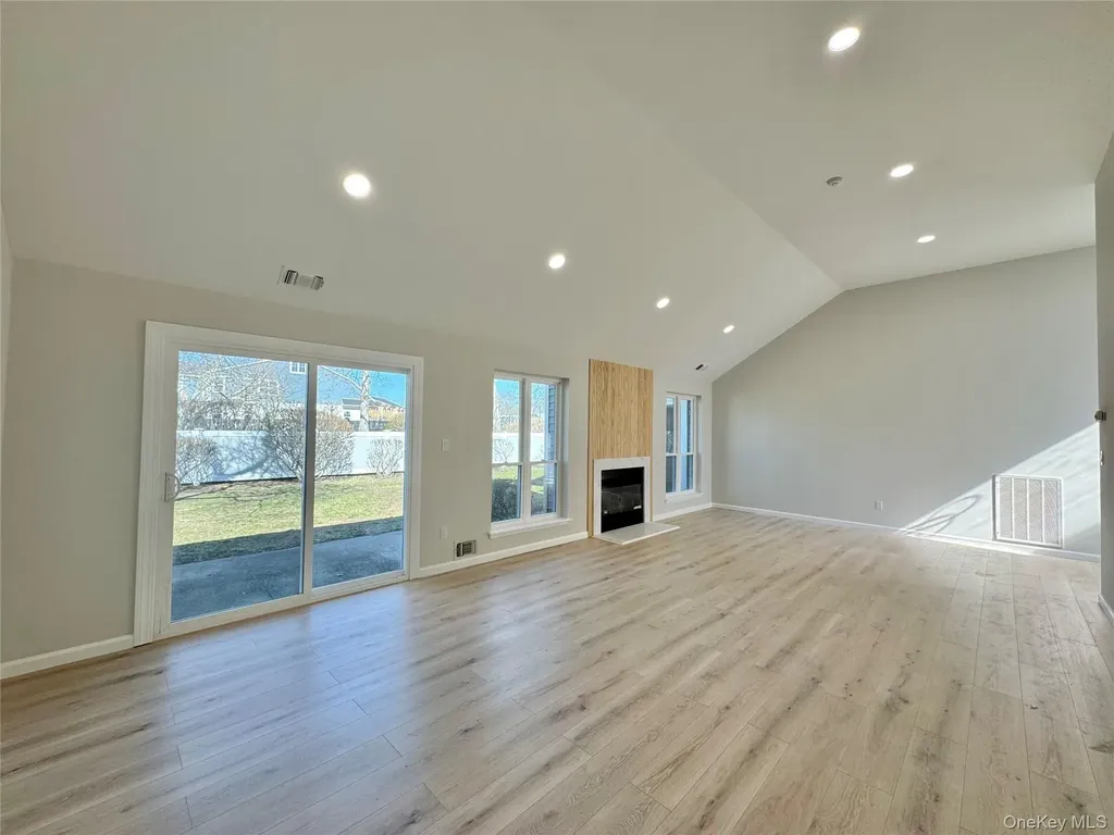 188 River Drive Moriches NY 11955