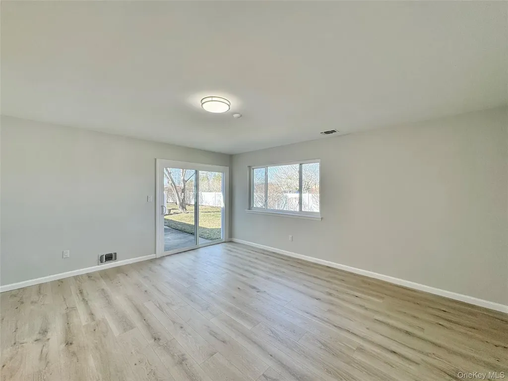 188 River Drive Moriches NY 11955