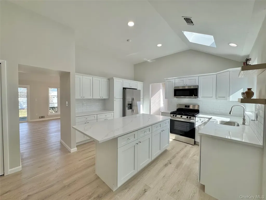 188 River Drive Moriches NY 11955