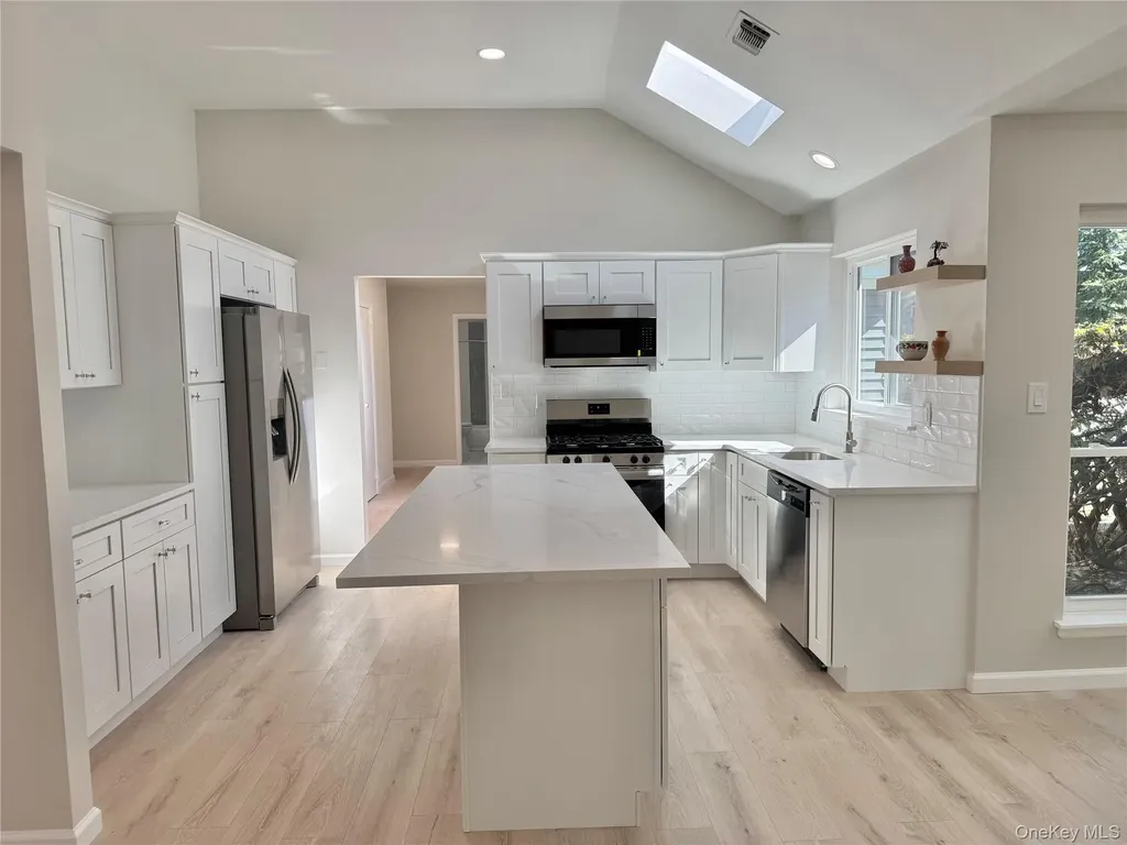 188 River Drive Moriches NY 11955