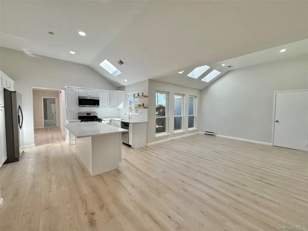 188 River Drive Moriches NY 11955