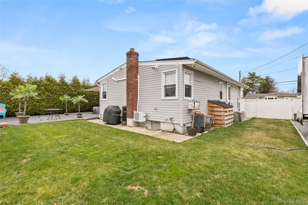 225 Montgomery Avenue West Babylon NY 11704