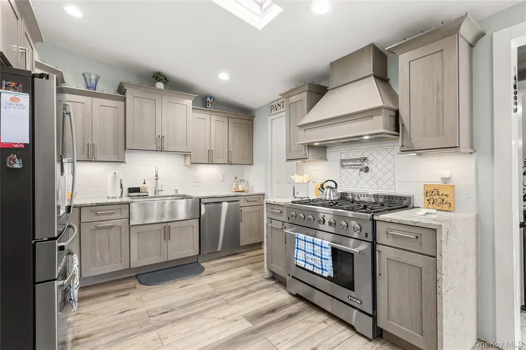 225 Montgomery Avenue West Babylon NY 11704