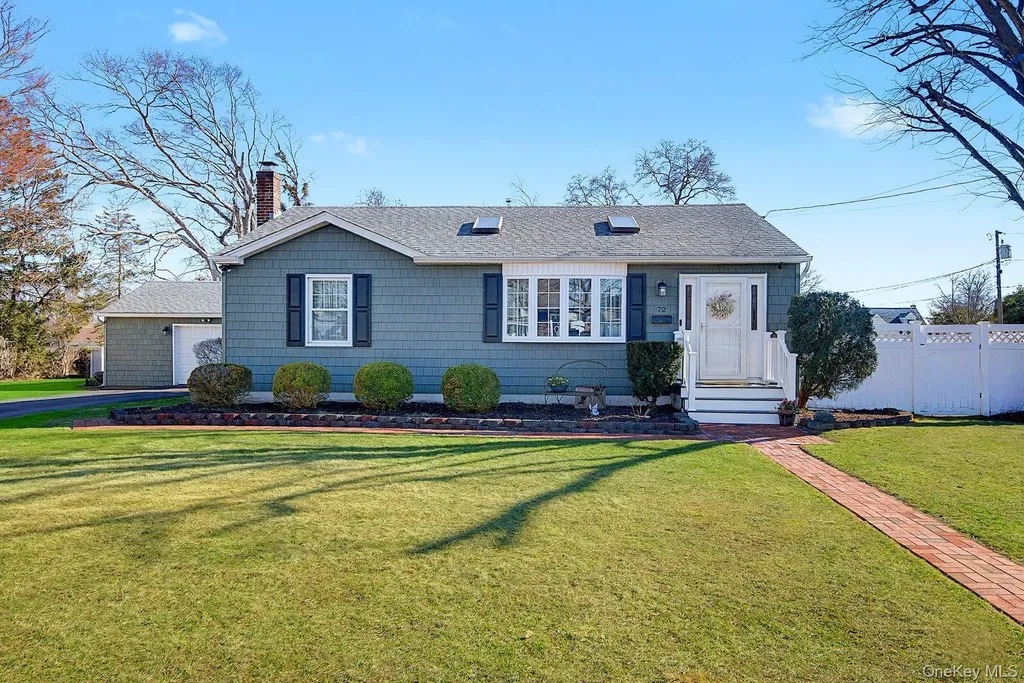 72 Harris Street Patchogue NY 11772