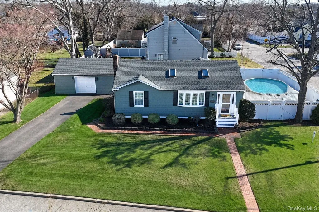 72 Harris Street Patchogue NY 11772