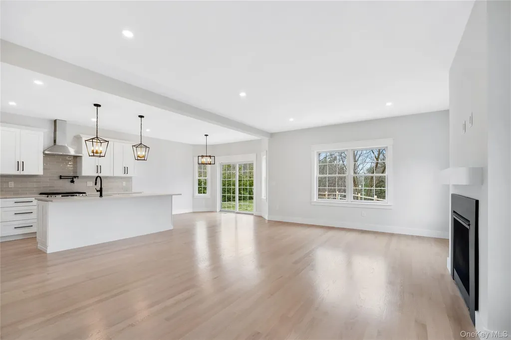 16 Stephens Lane Valhalla NY 10595