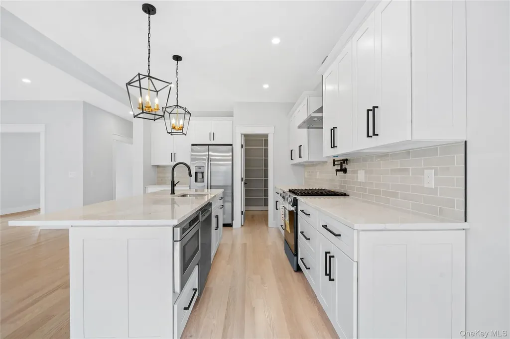 16 Stephens Lane Valhalla NY 10595