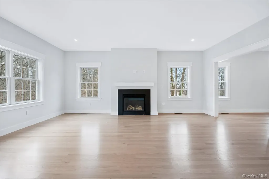 16 Stephens Lane Valhalla NY 10595