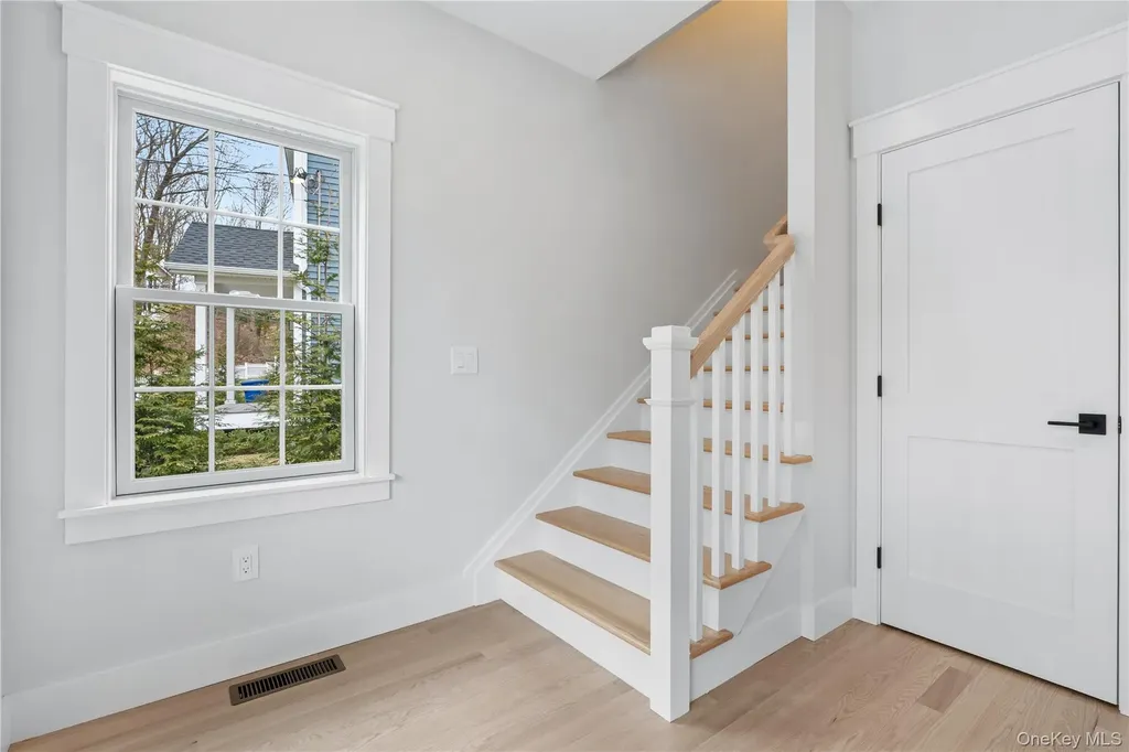 16 Stephens Lane Valhalla NY 10595