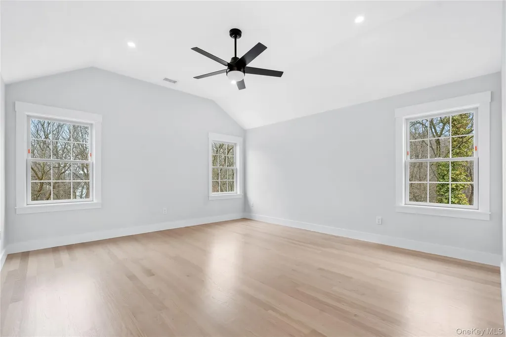 16 Stephens Lane Valhalla NY 10595