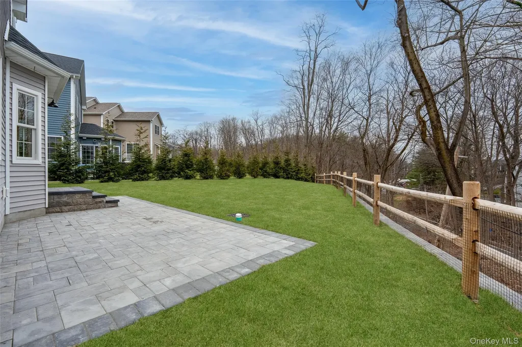 16 Stephens Lane Valhalla NY 10595