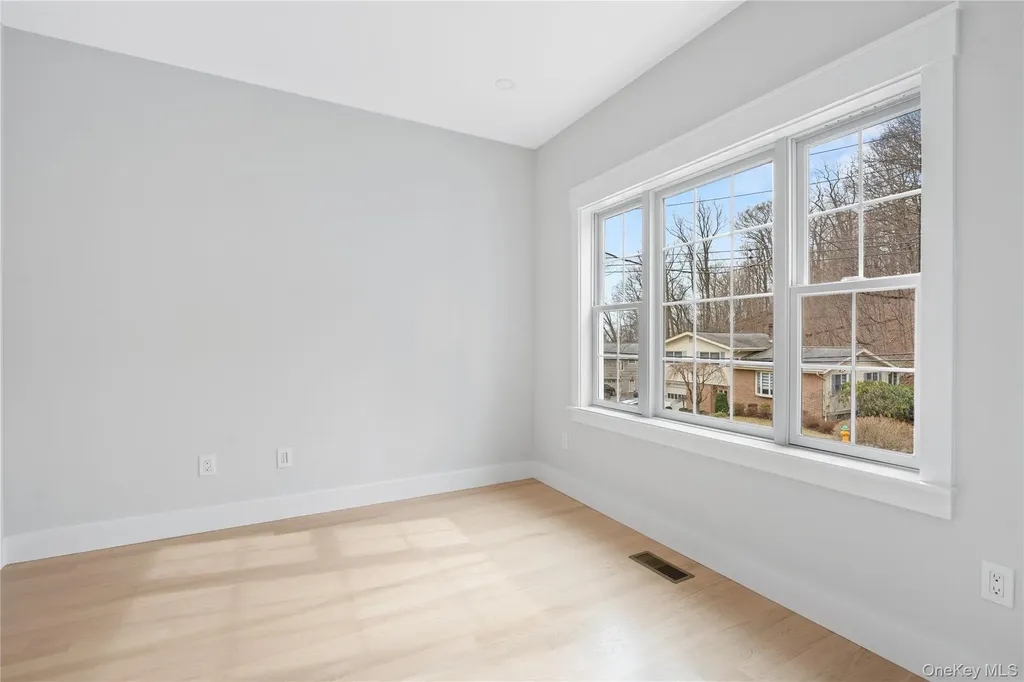 16 Stephens Lane Valhalla NY 10595