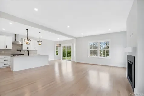16 Stephens Lane Valhalla NY 10595