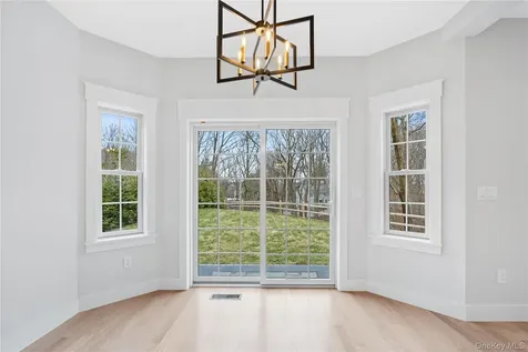 16 Stephens Lane Valhalla NY 10595
