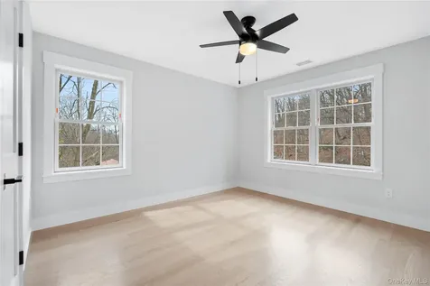 16 Stephens Lane Valhalla NY 10595