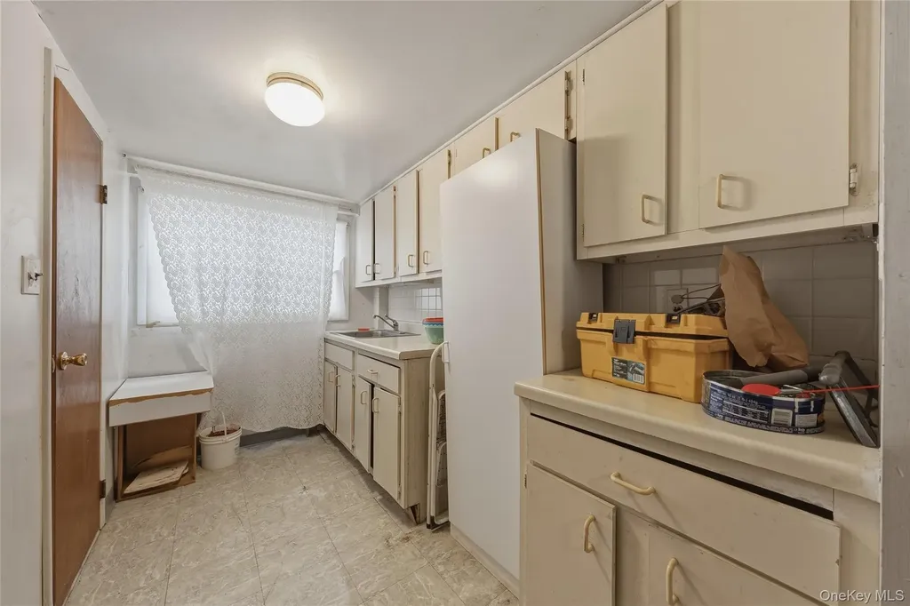 25552 148th Drive Rosedale NY 11422
