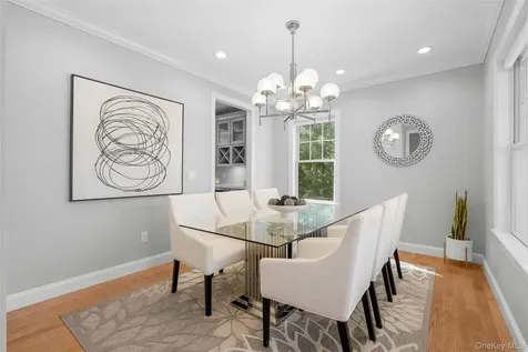 3 Robin Hill Road Scarsdale NY 10583